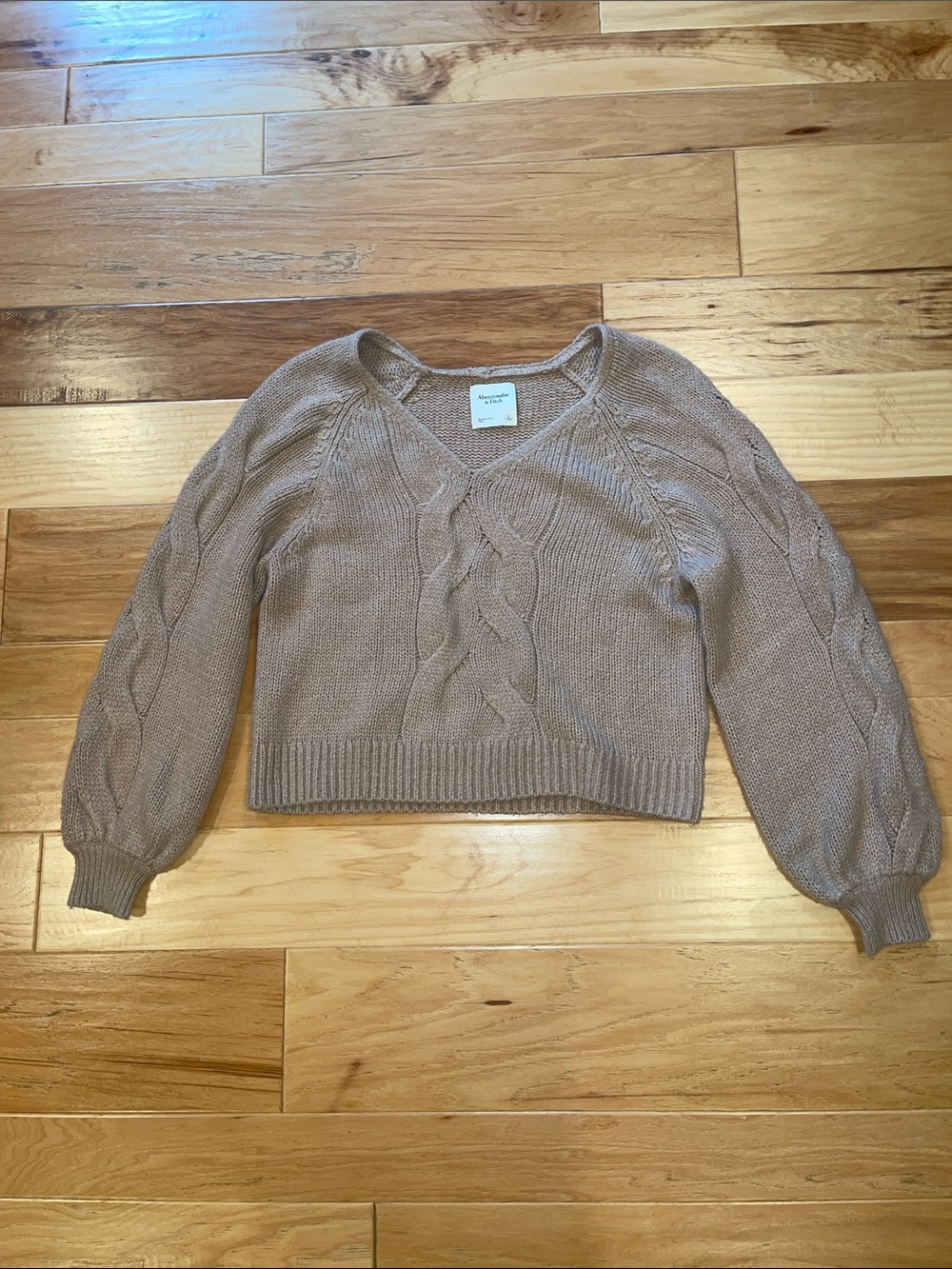Abercrombie & Fitch Cable-Knit V-Neck Sweater - Taupe / Size [L] - Worn Once